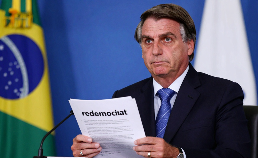 Bolsonaro planea convertir la Constitución en su diario personal de 'redemocratización'